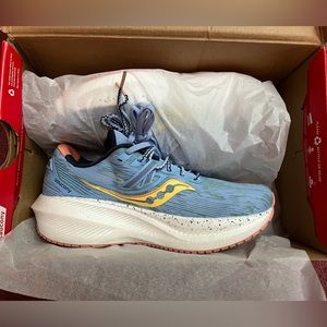 NEW Saucony Women’s Triumph 20 - Running Shoe